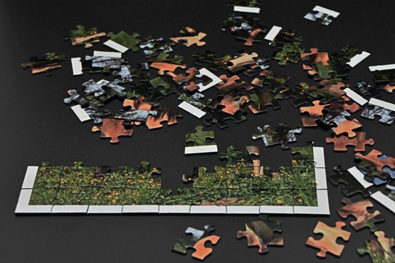 退屈でパズルをする