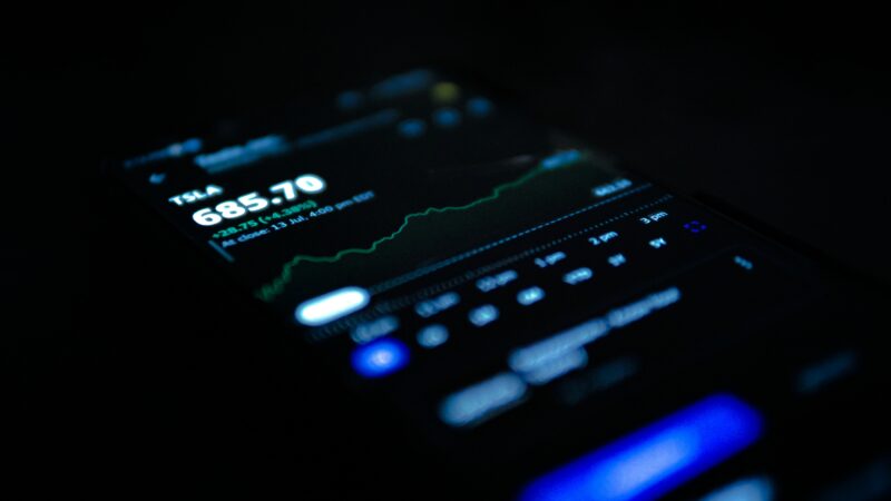 スマホで株式投資する