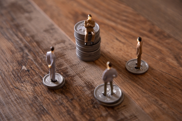 社内や社会の賃金格差のイメージ